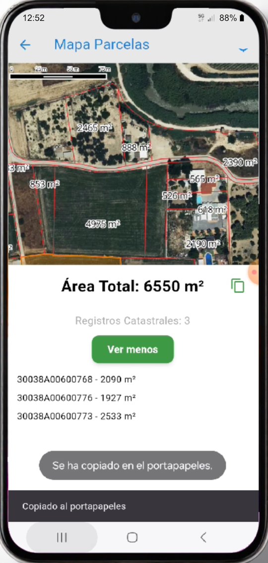 Selección de tres recintos con área total de 6550 metros cuadrados y sus tres referencias catastrales listadas.