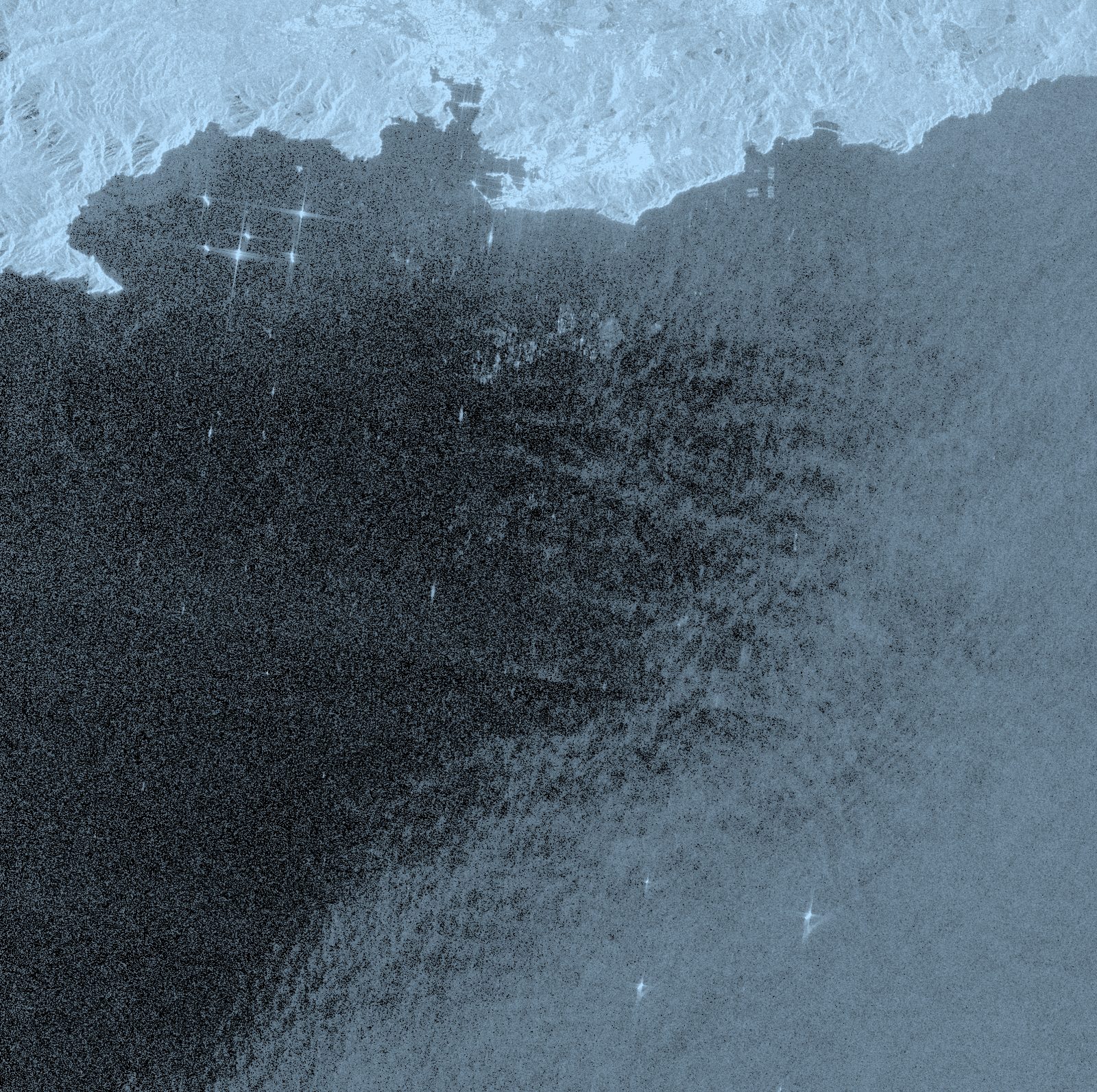 Litoral de Murcia visto por el radar de Sentinel-1: los barcos aparecen como puntos brillantes sobre el mar oscuro